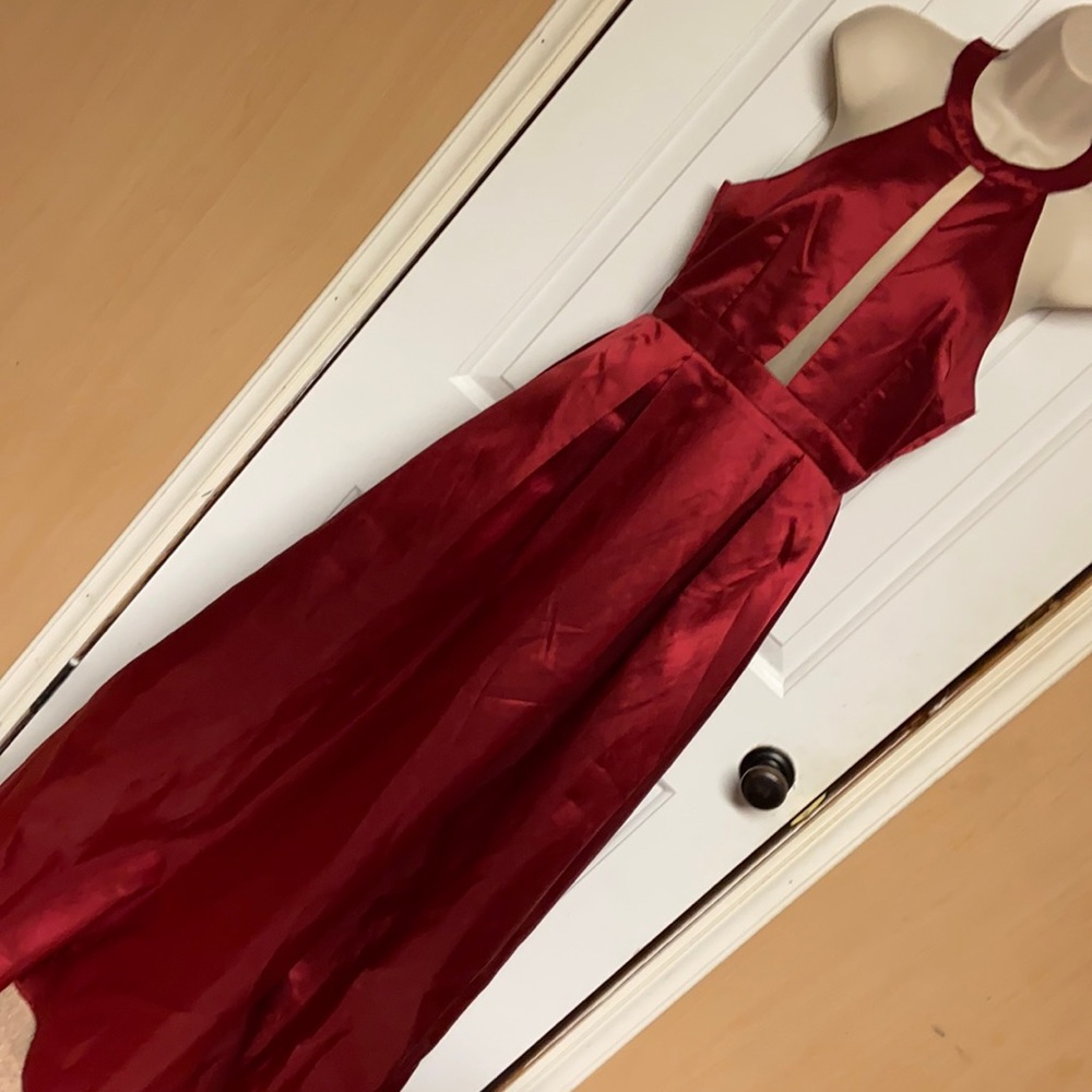 MANIJU LONG RED DRESS W/SHEER MESH IN CENTER. SZ M